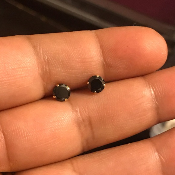 14k Yellow Gold Black Stone Earrings w Screw Back - Picture 4 of 4